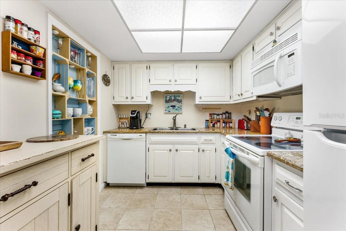 5020 BRITTANY DR S #118 — photo 12