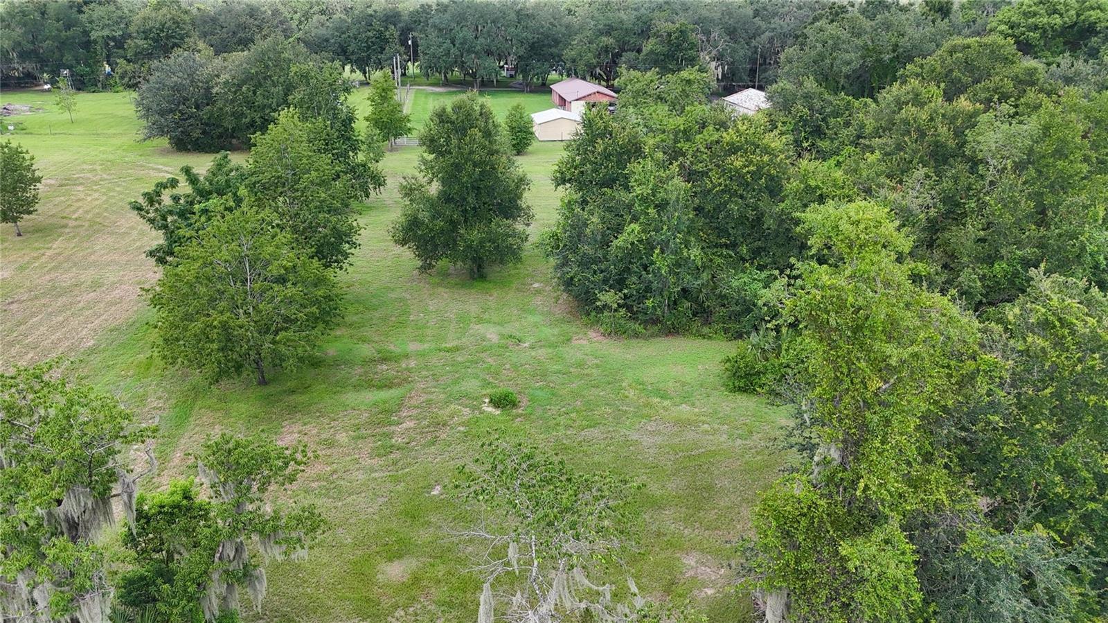2452 WELCOME RD — photo 36