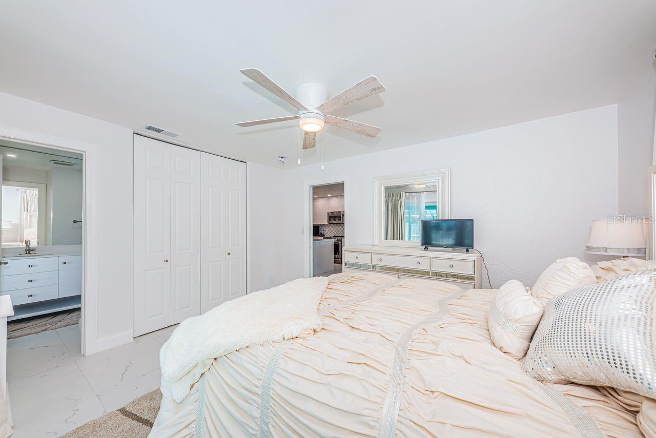 4280 13TH LN NE — photo 41