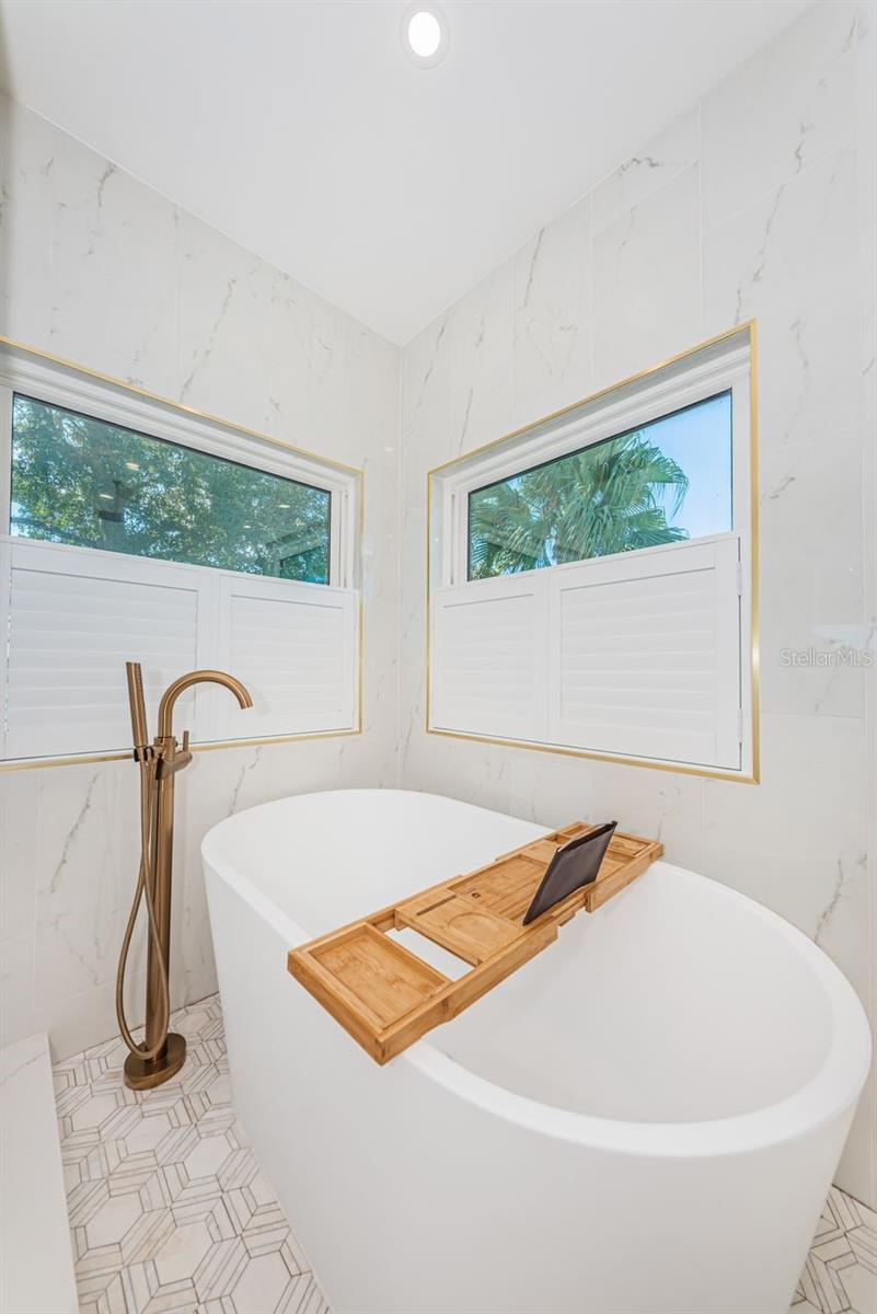 4280 13TH LN NE — photo 33