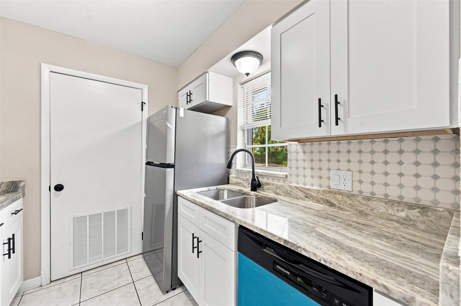 4215 E BAY DR #405 — photo 10