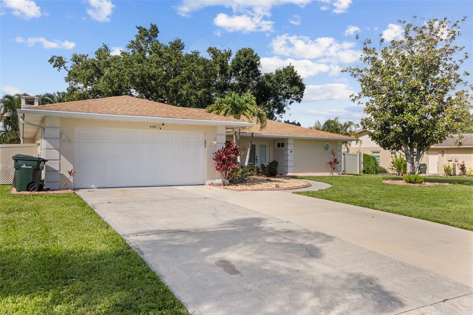 5776 AUGUSTA CIR — photo 4
