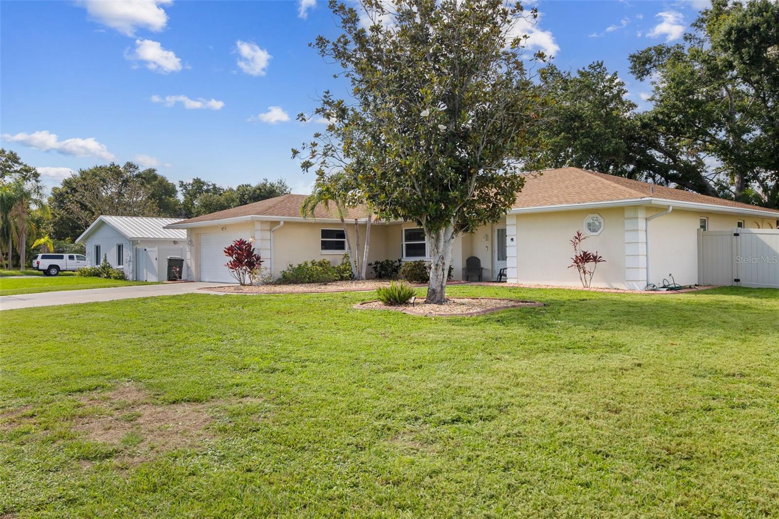 5776 AUGUSTA CIR — photo 3