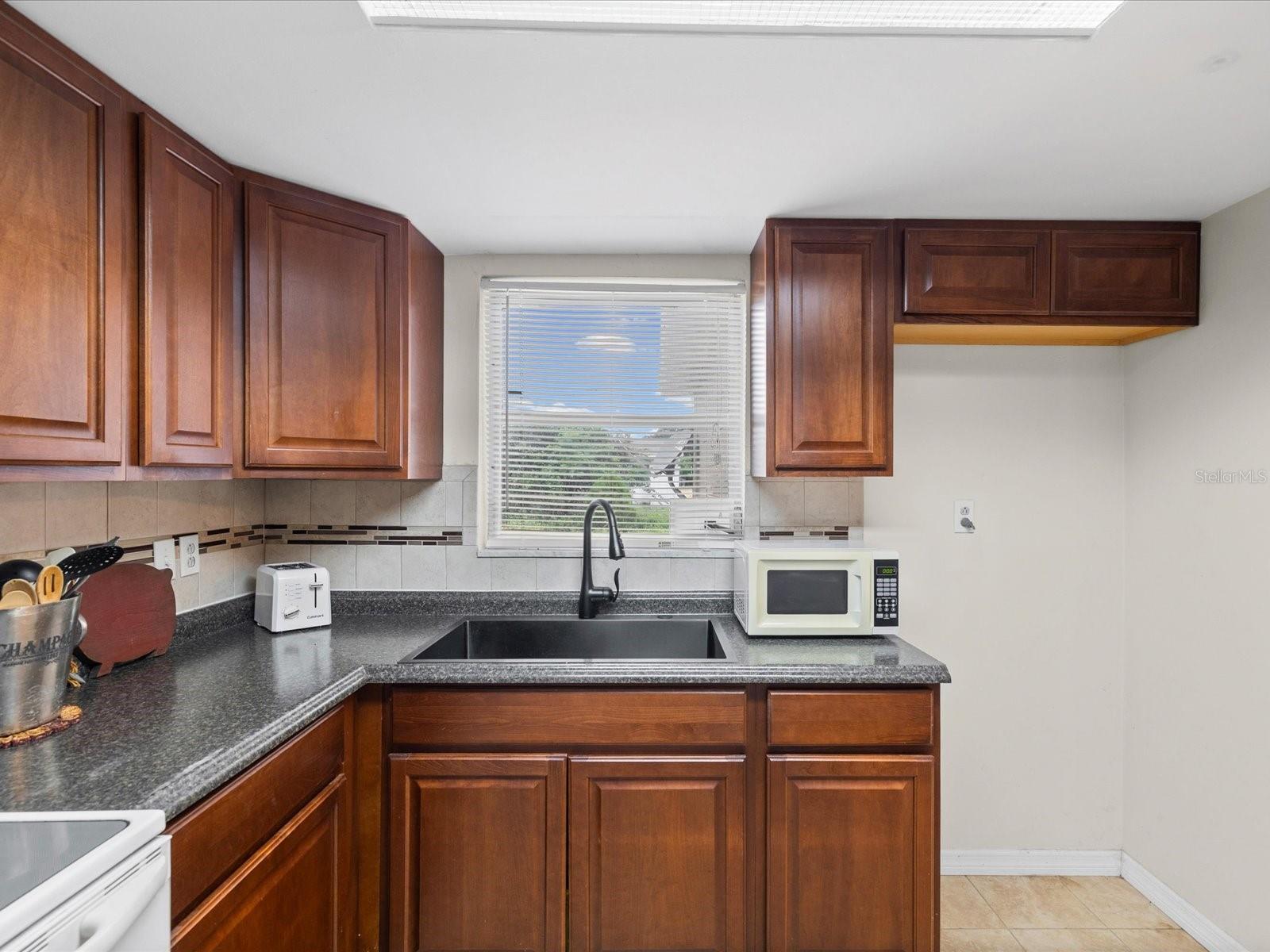 1023 VIKING DR — photo 11