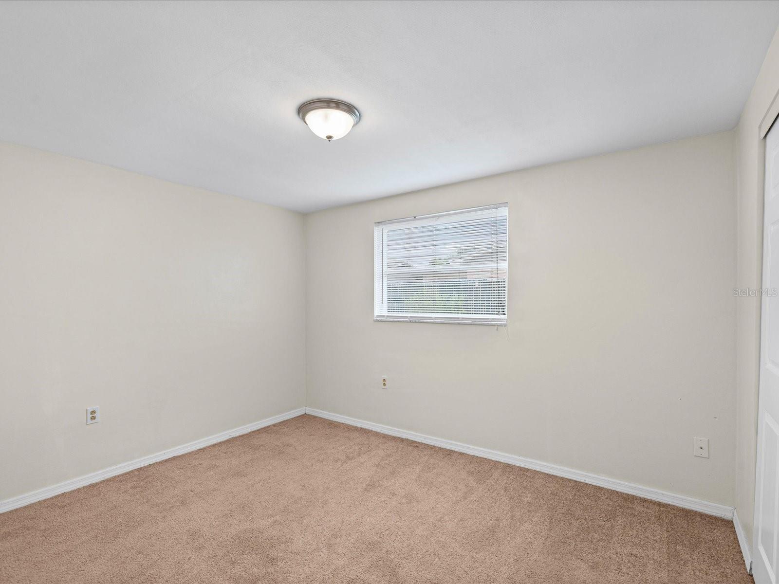 1023 VIKING DR — photo 4
