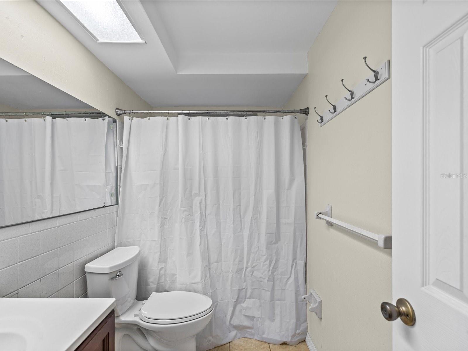 1023 VIKING DR — photo 14