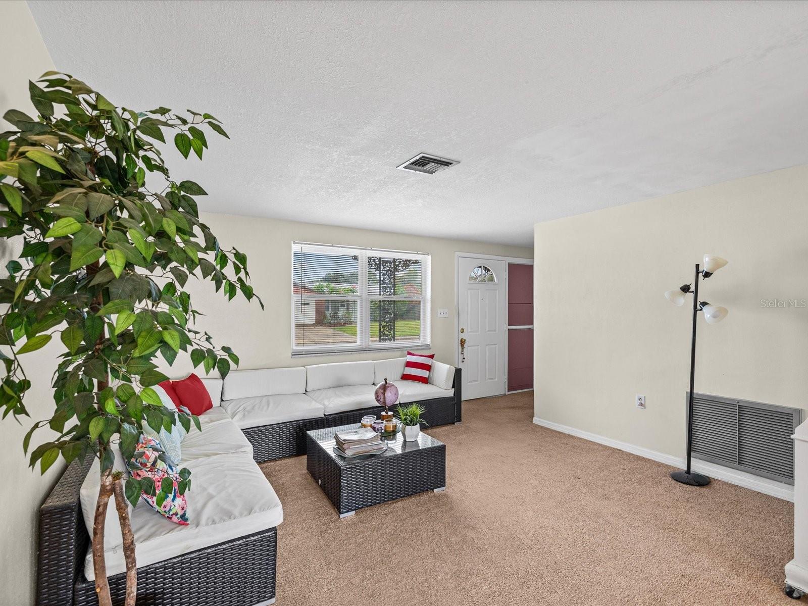 1023 VIKING DR — photo 7