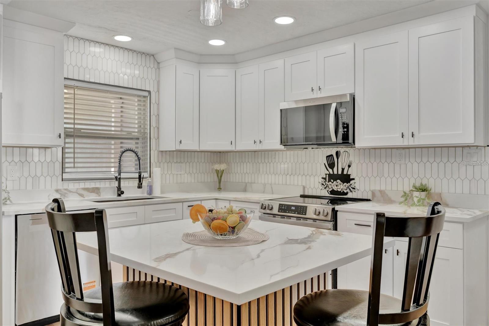 6209 FLAMINGO DR — photo 16