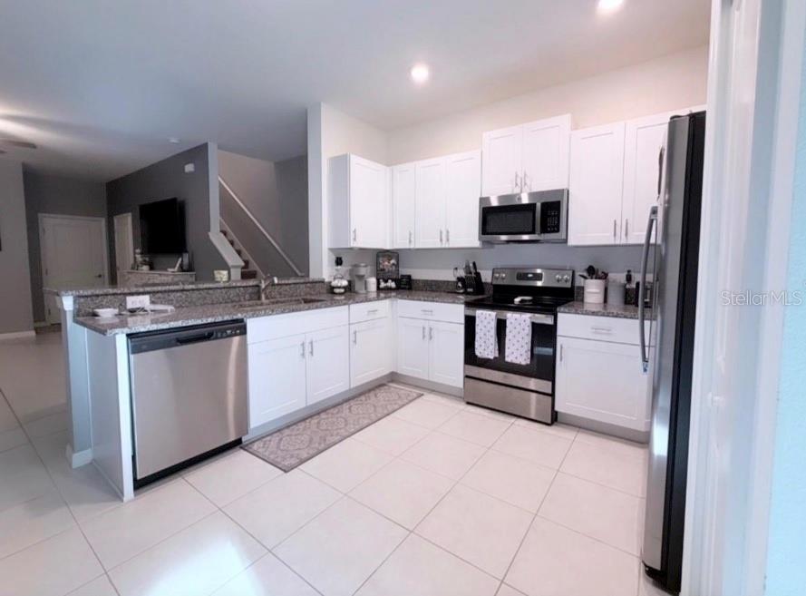 6047 ACARA LN — photo 4