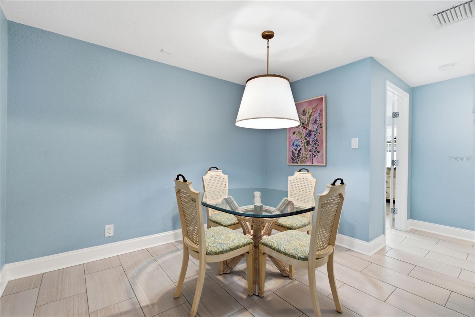 2918 W ELLIS DR — photo 12