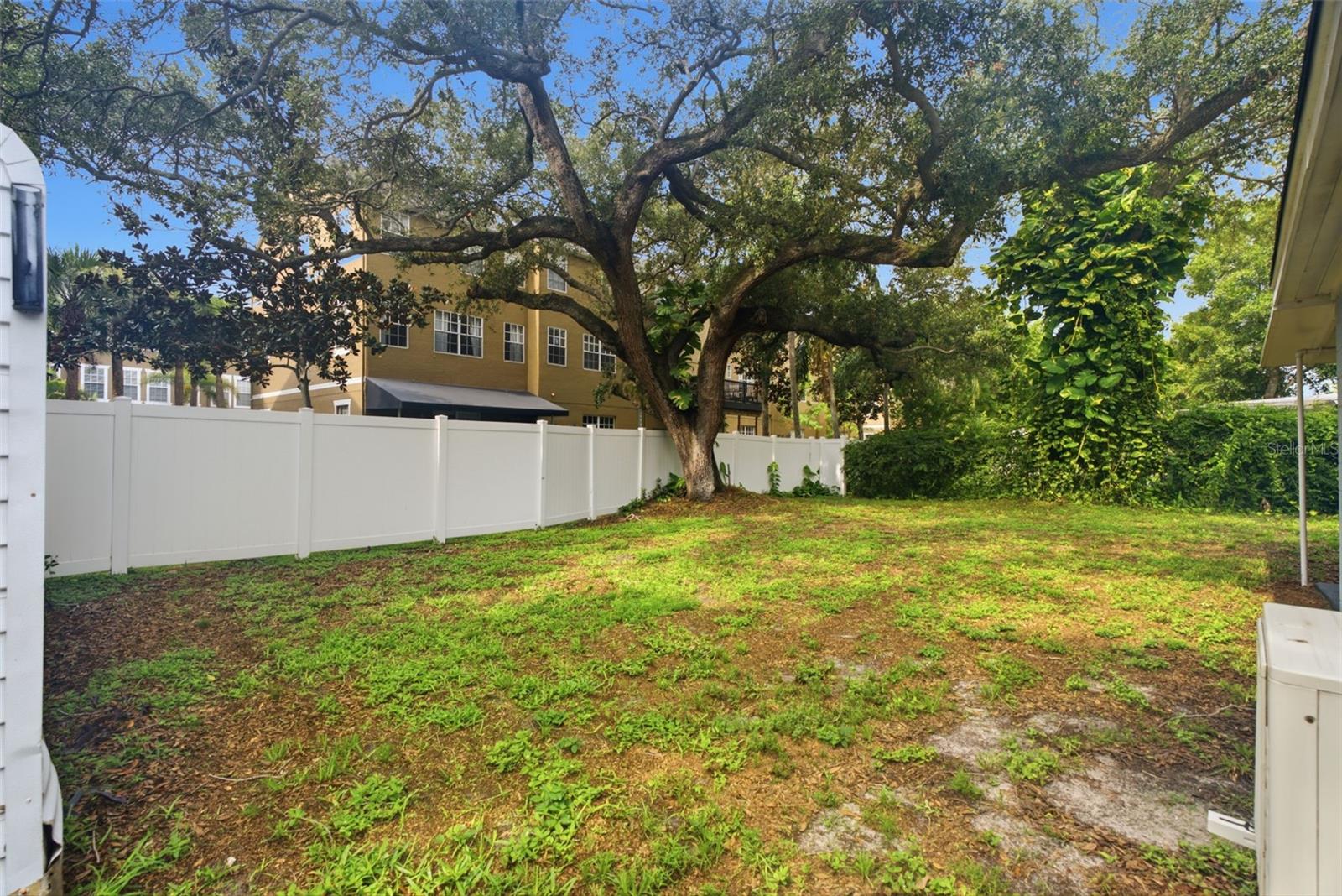 2918 W ELLIS DR — photo 26