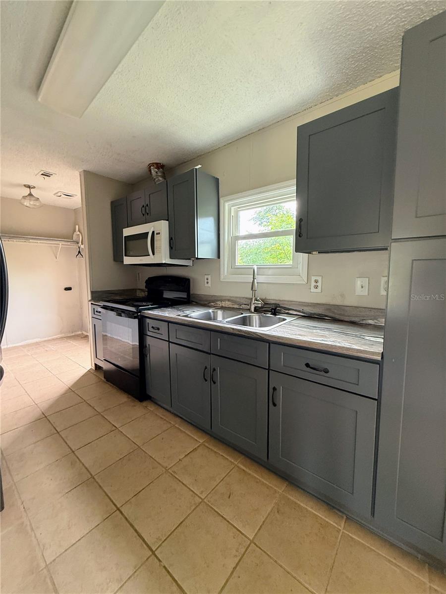 16036 BOSLEY DR — photo 10