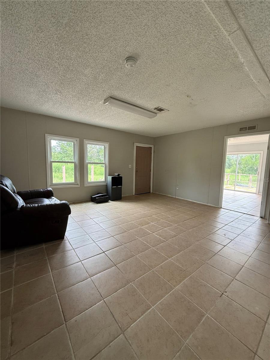 16036 BOSLEY DR — photo 14