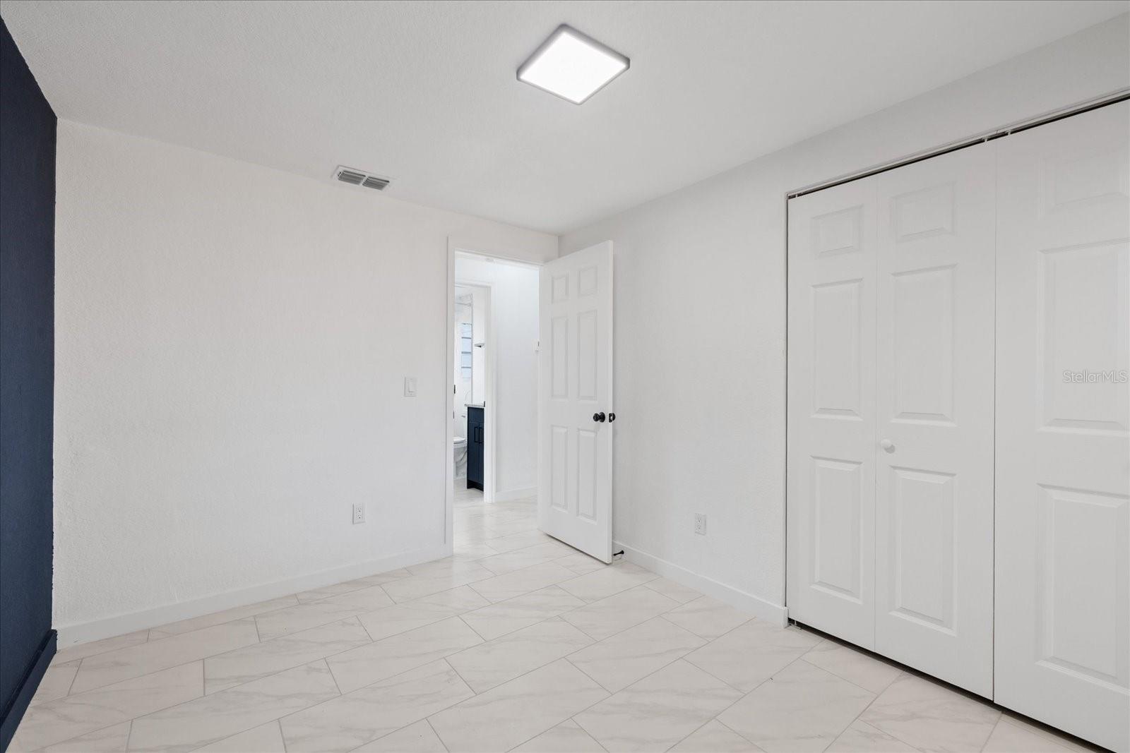 8711 N RIVER FOREST CIR — photo 17