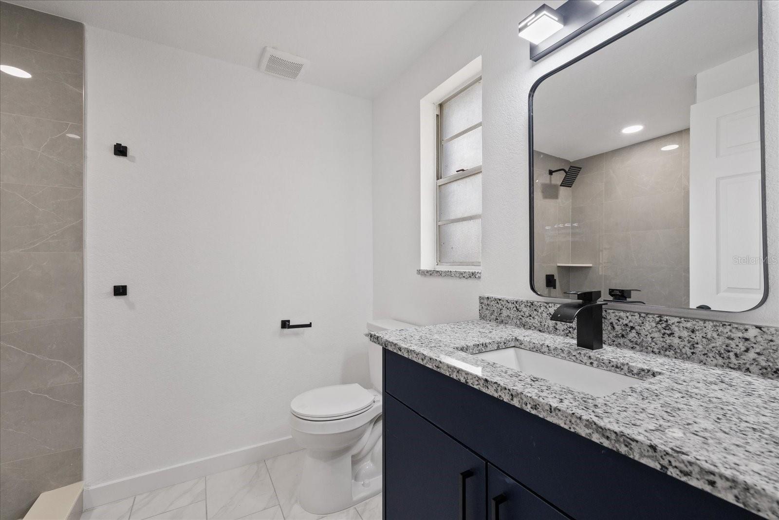 8711 N RIVER FOREST CIR — photo 24