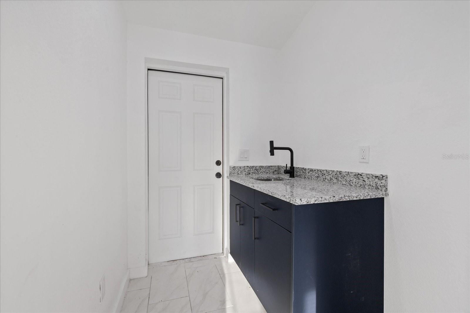 8711 N RIVER FOREST CIR — photo 29