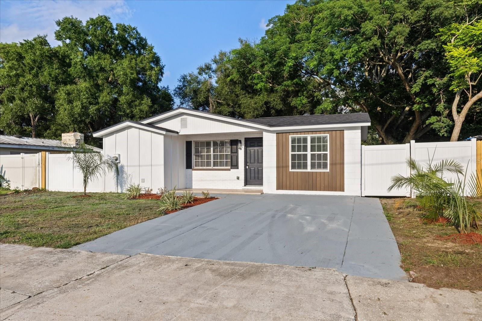 8711 N RIVER FOREST CIR — photo 3