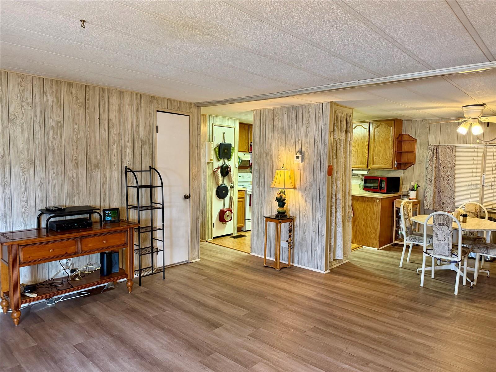 5301 ALGERIA CT — photo 3