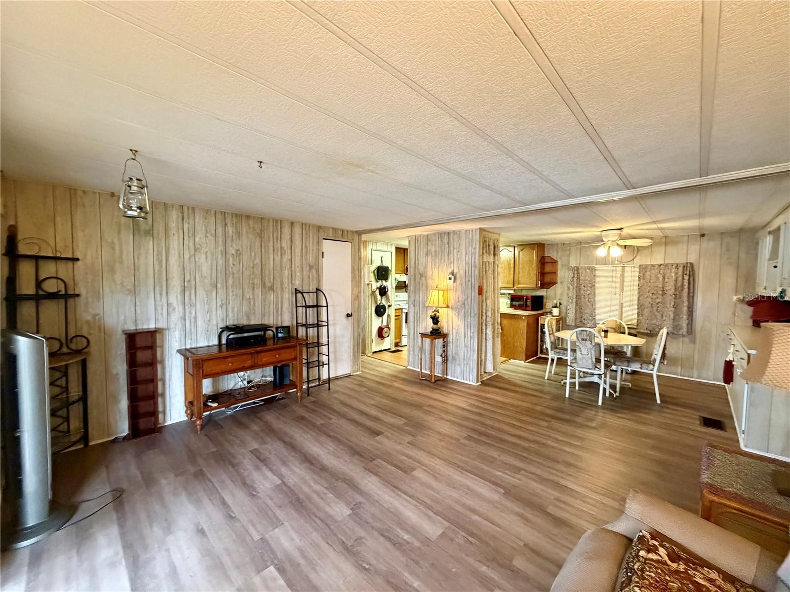5301 ALGERIA CT — photo 2