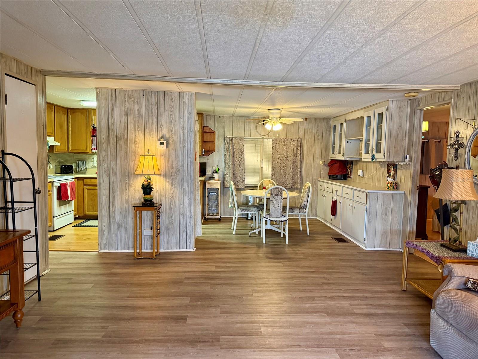 5301 ALGERIA CT — photo 8