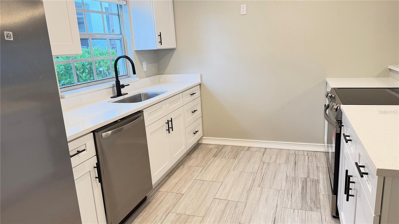 333 ISLAND WAY #101 — photo 4