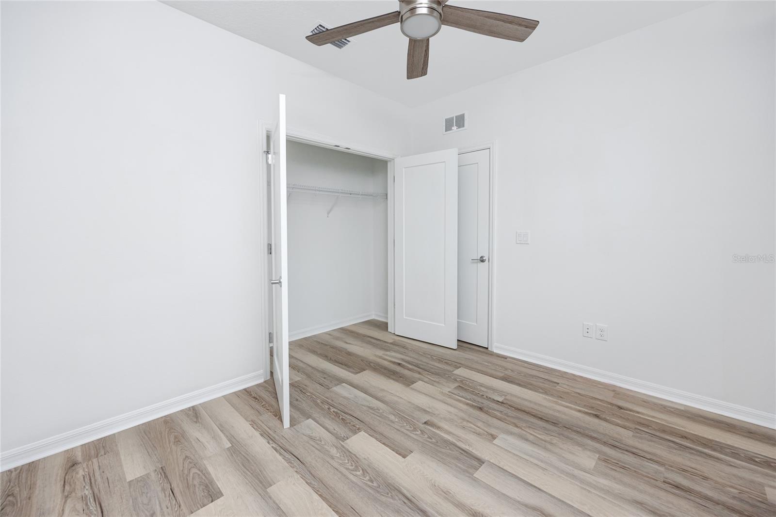 915 E 15TH AVE #1 — photo 36