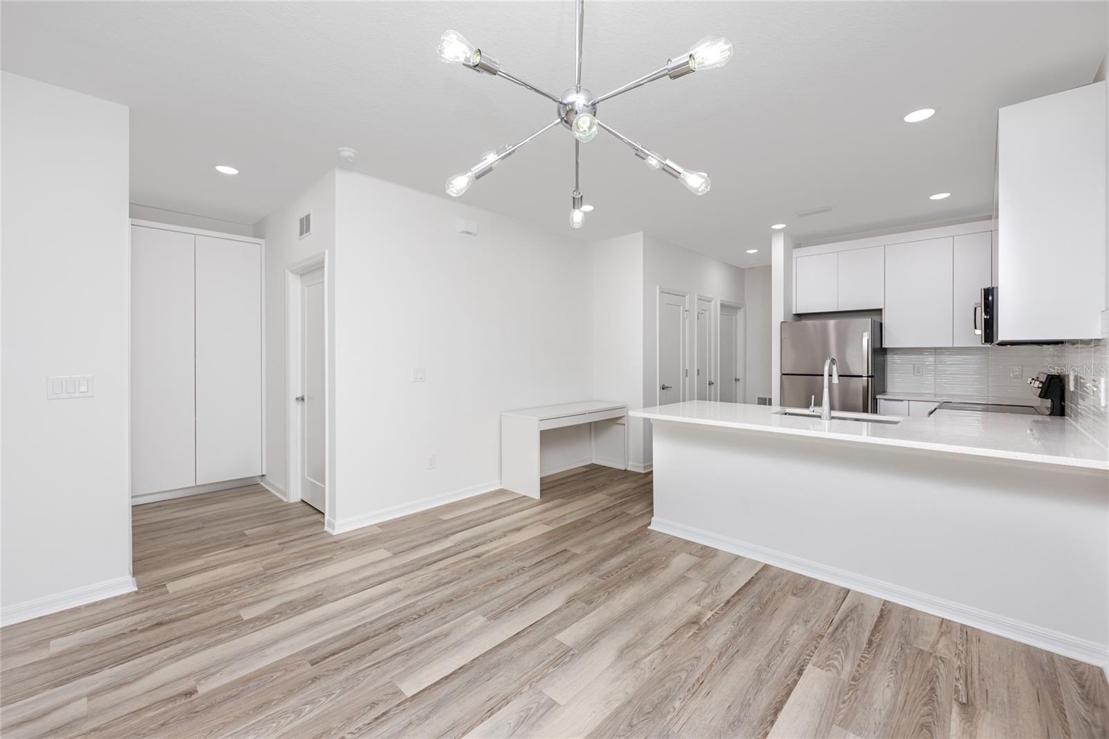 915 E 15TH AVE #1 — photo 14