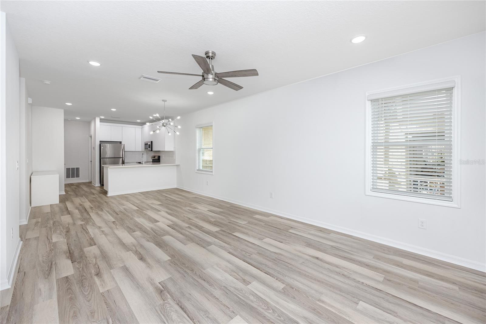 915 E 15TH AVE #1 — photo 10