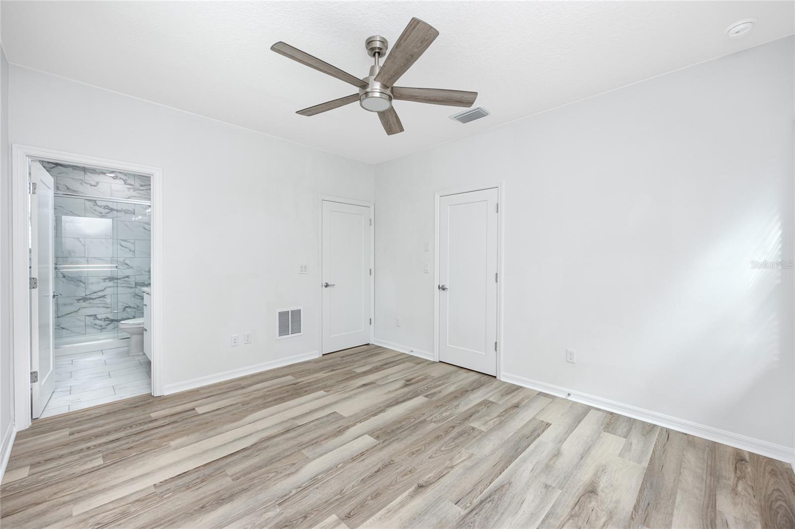 915 E 15TH AVE #1 — photo 25