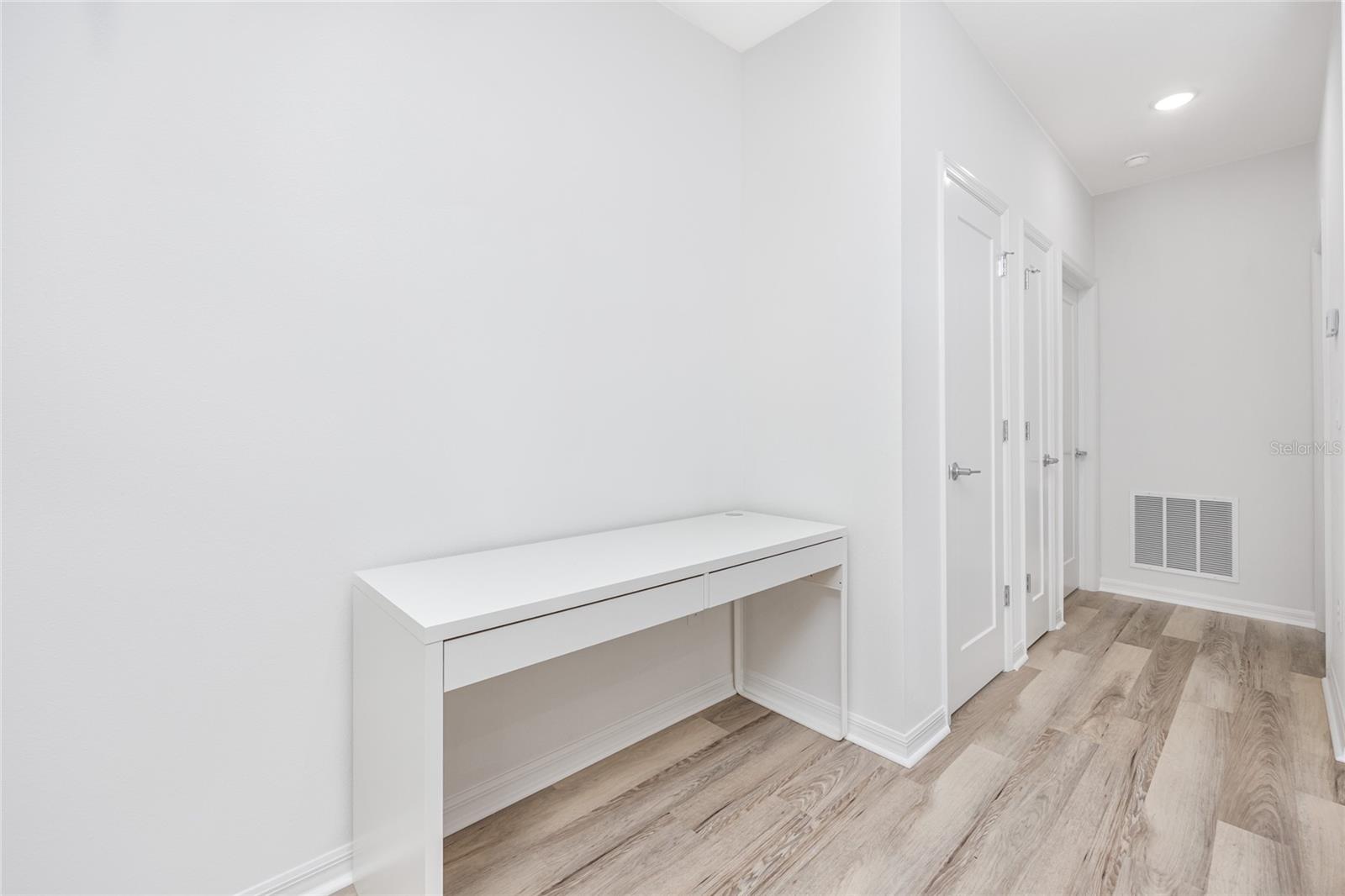 915 E 15TH AVE #1 — photo 16
