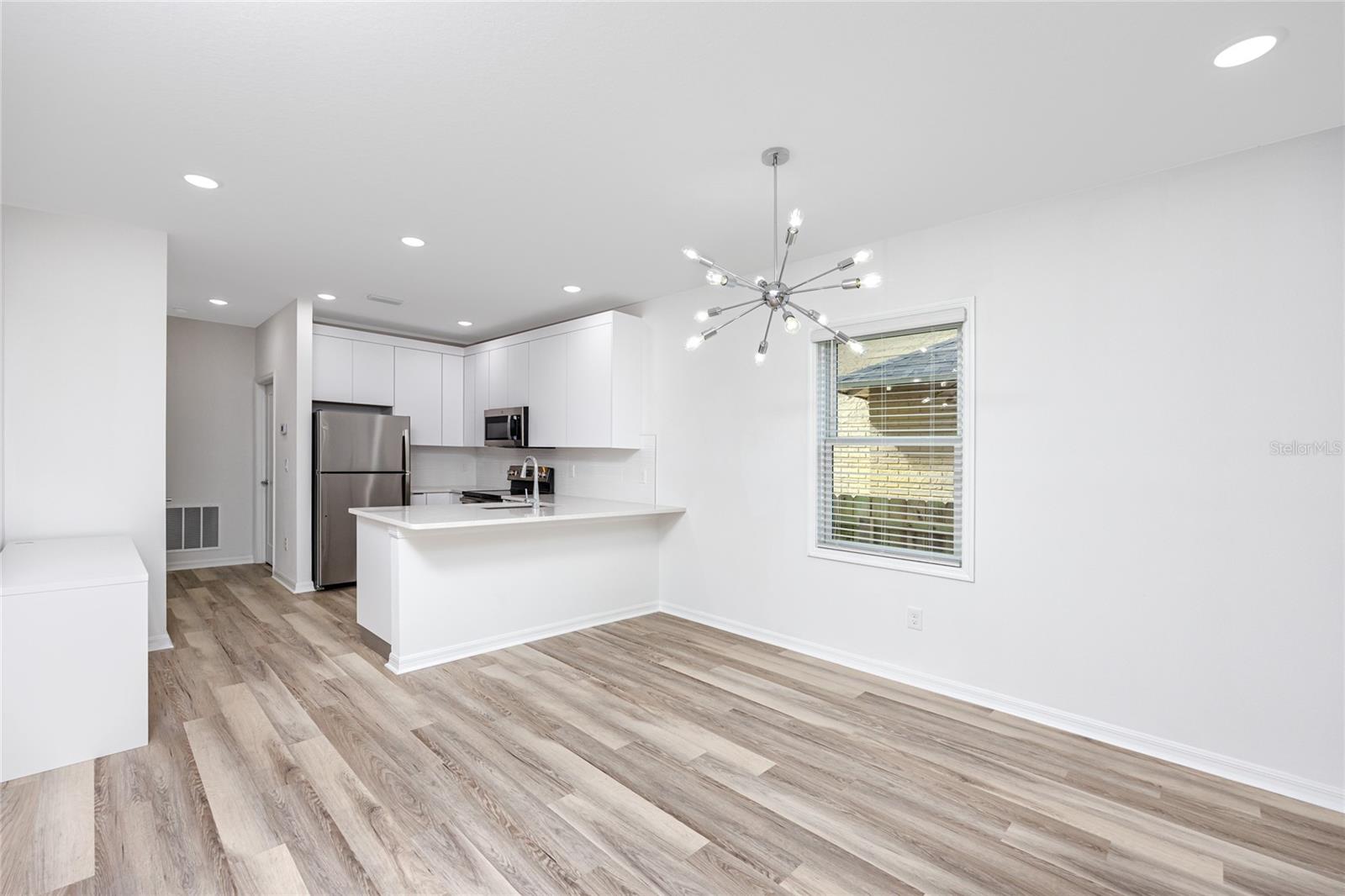 915 E 15TH AVE #1 — photo 13