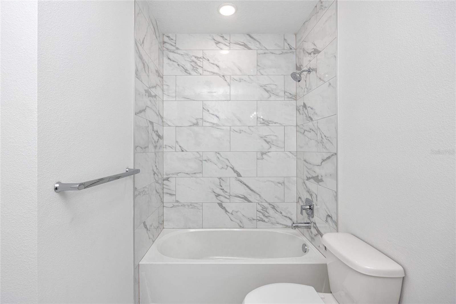 915 E 15TH AVE #1 — photo 30