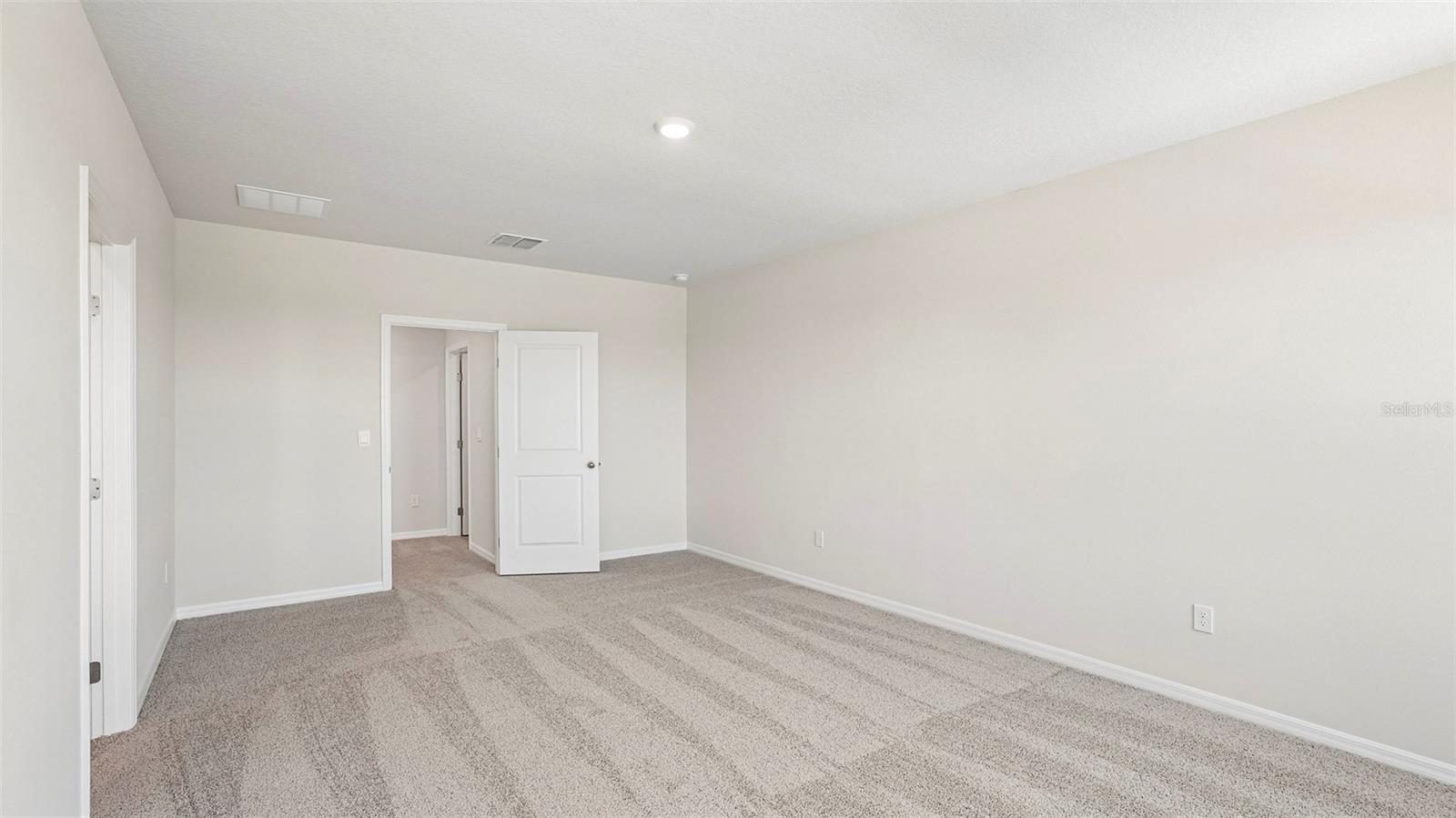5423 SILVER MOONLIGHT DR — photo 16