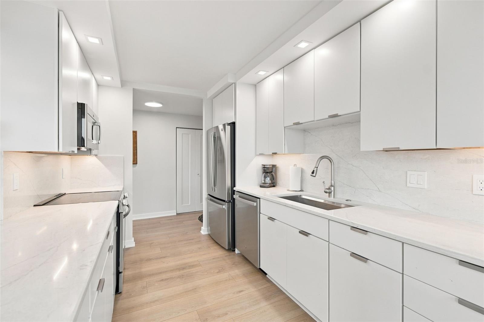 707 S GULFSTREAM AVE #207 — photo 10