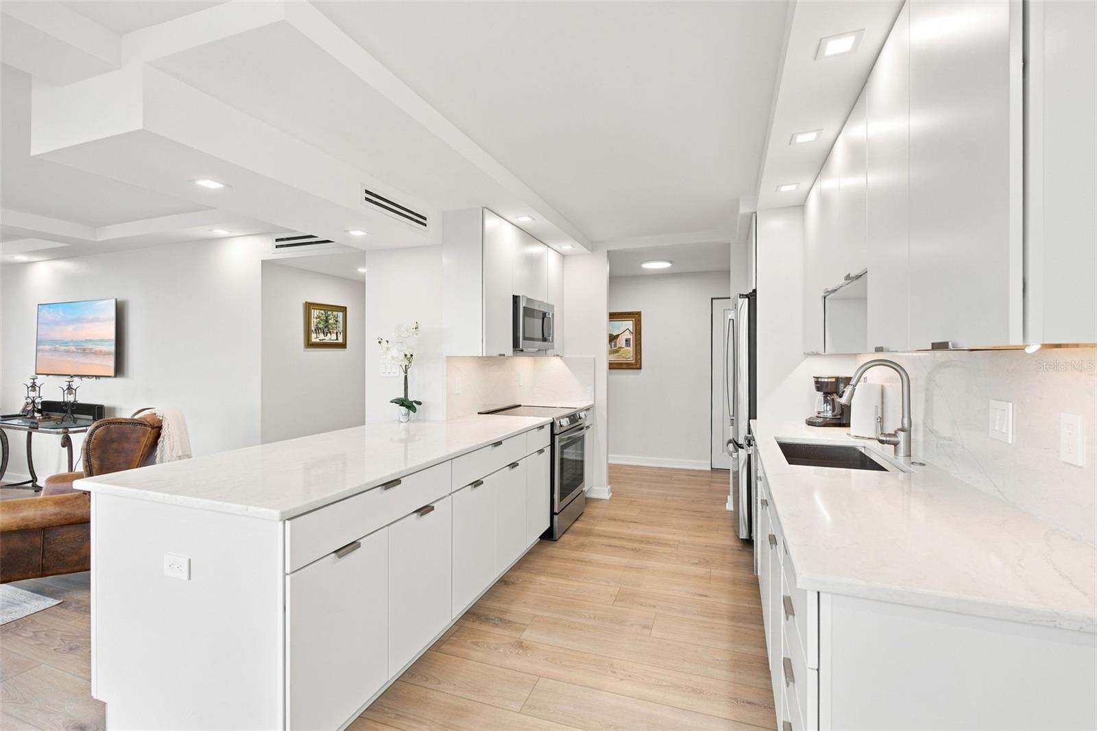 707 S GULFSTREAM AVE #207 — photo 9