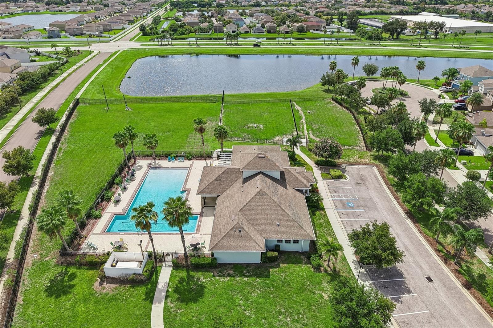 2246 GOLDEN FALCON DR — photo 34
