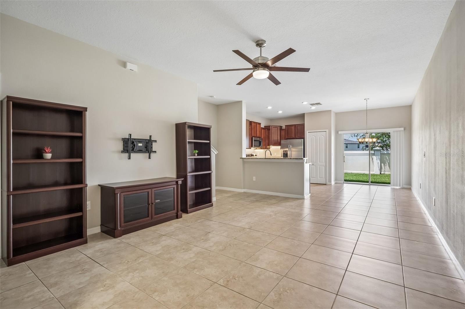2246 GOLDEN FALCON DR — photo 3