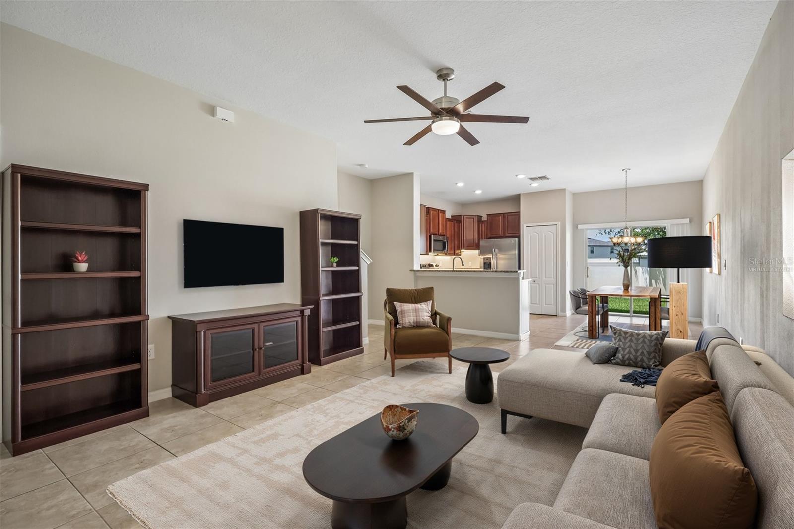 2246 GOLDEN FALCON DR — photo 2
