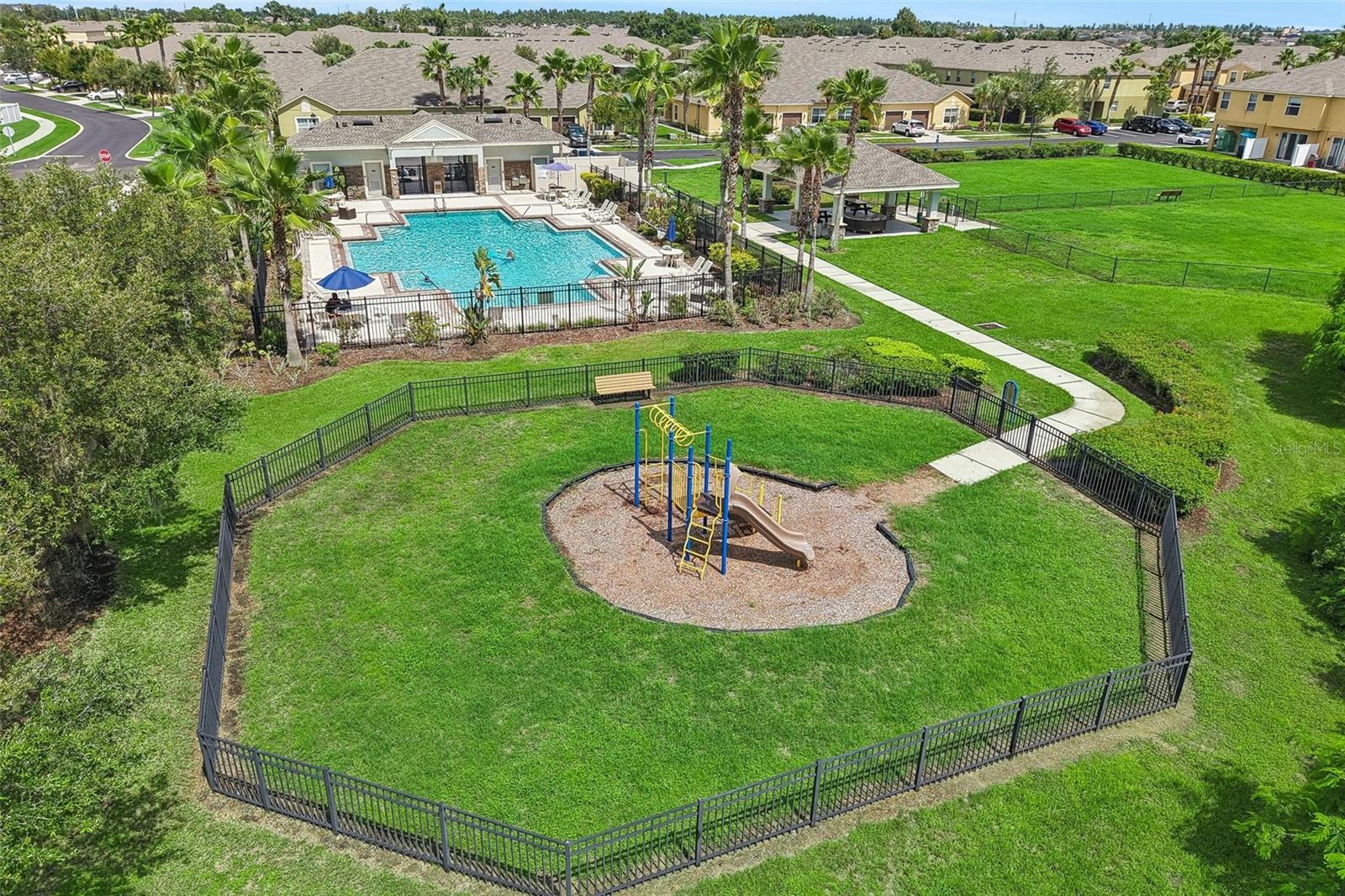 2246 GOLDEN FALCON DR — photo 31