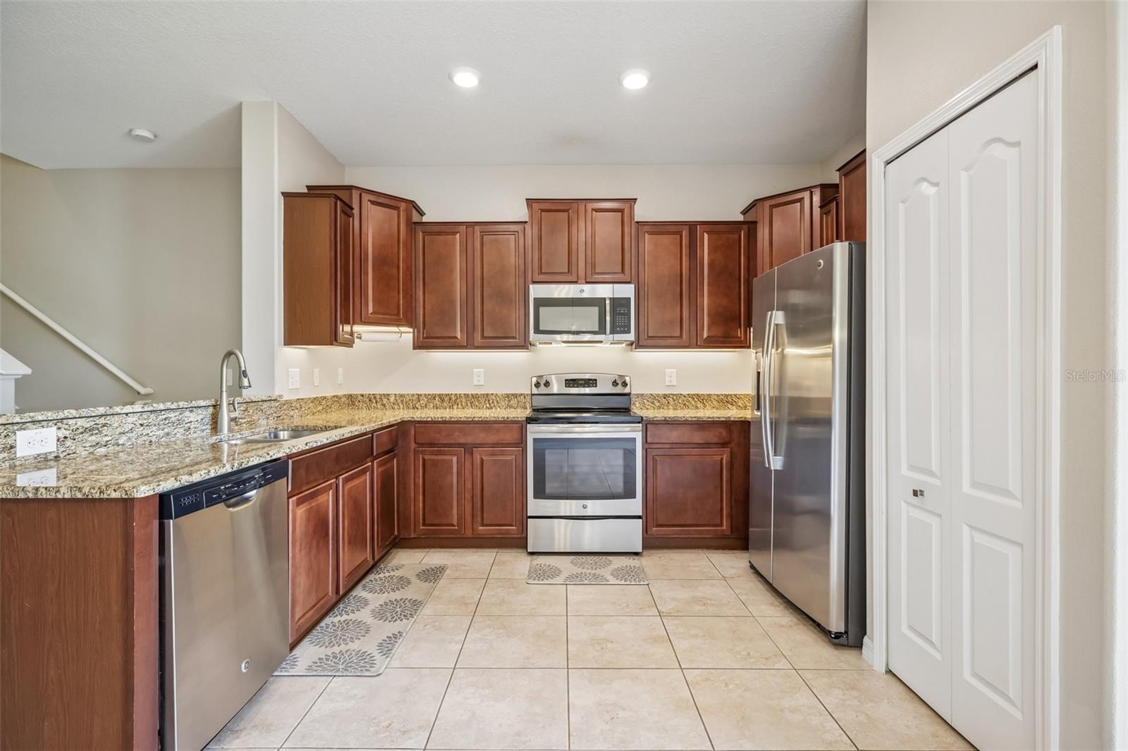 2246 GOLDEN FALCON DR — photo 8