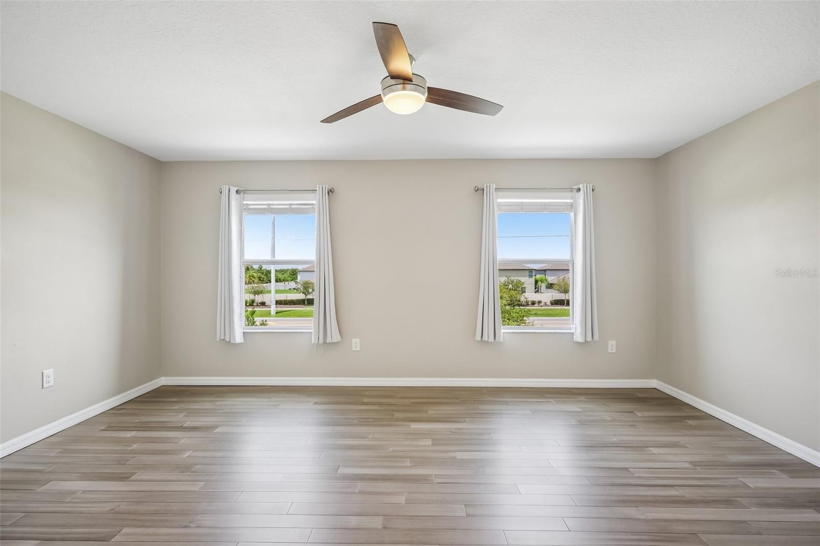 2246 GOLDEN FALCON DR — photo 14