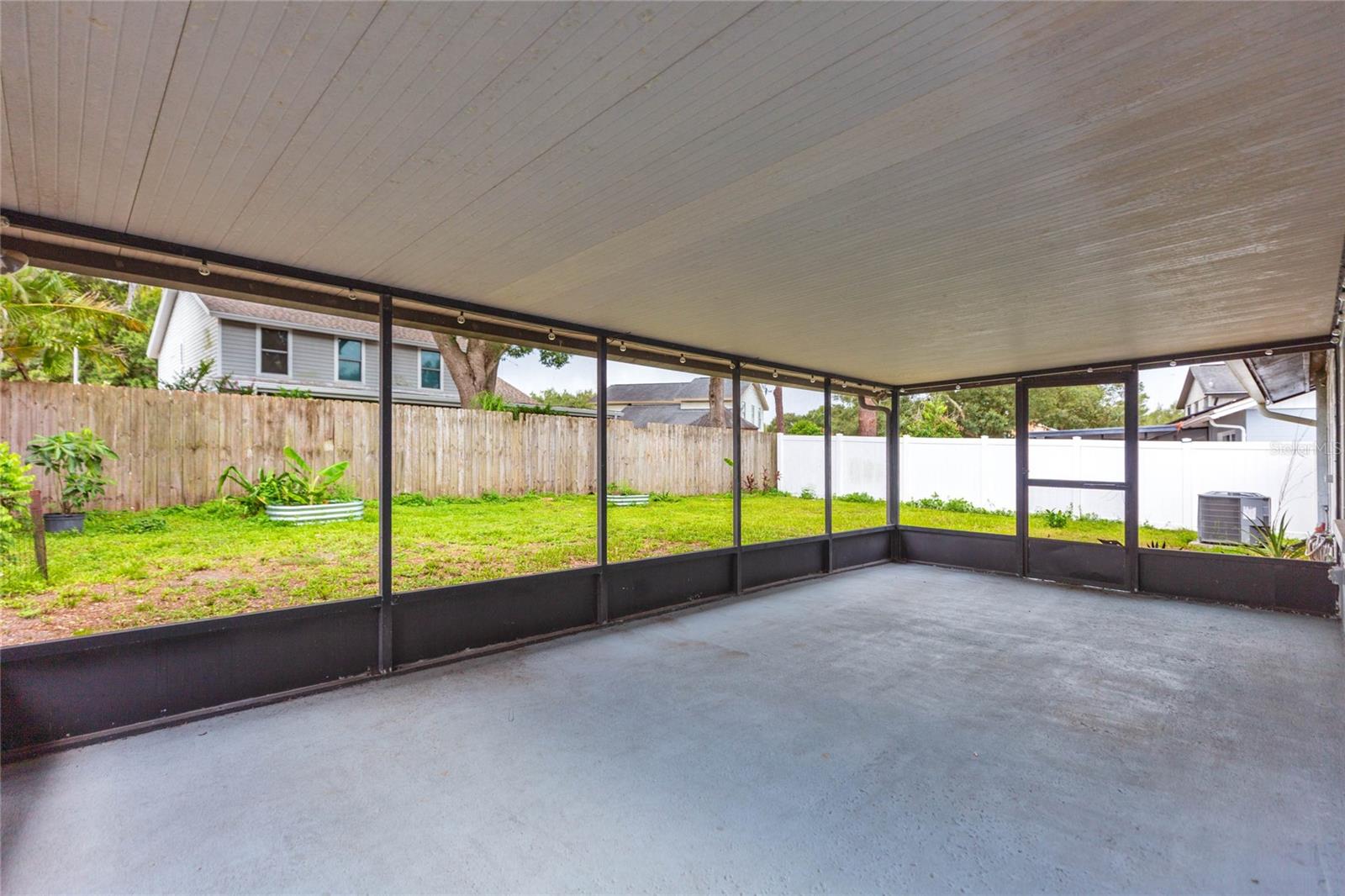 2705 LAKEVILLE DR — photo 34