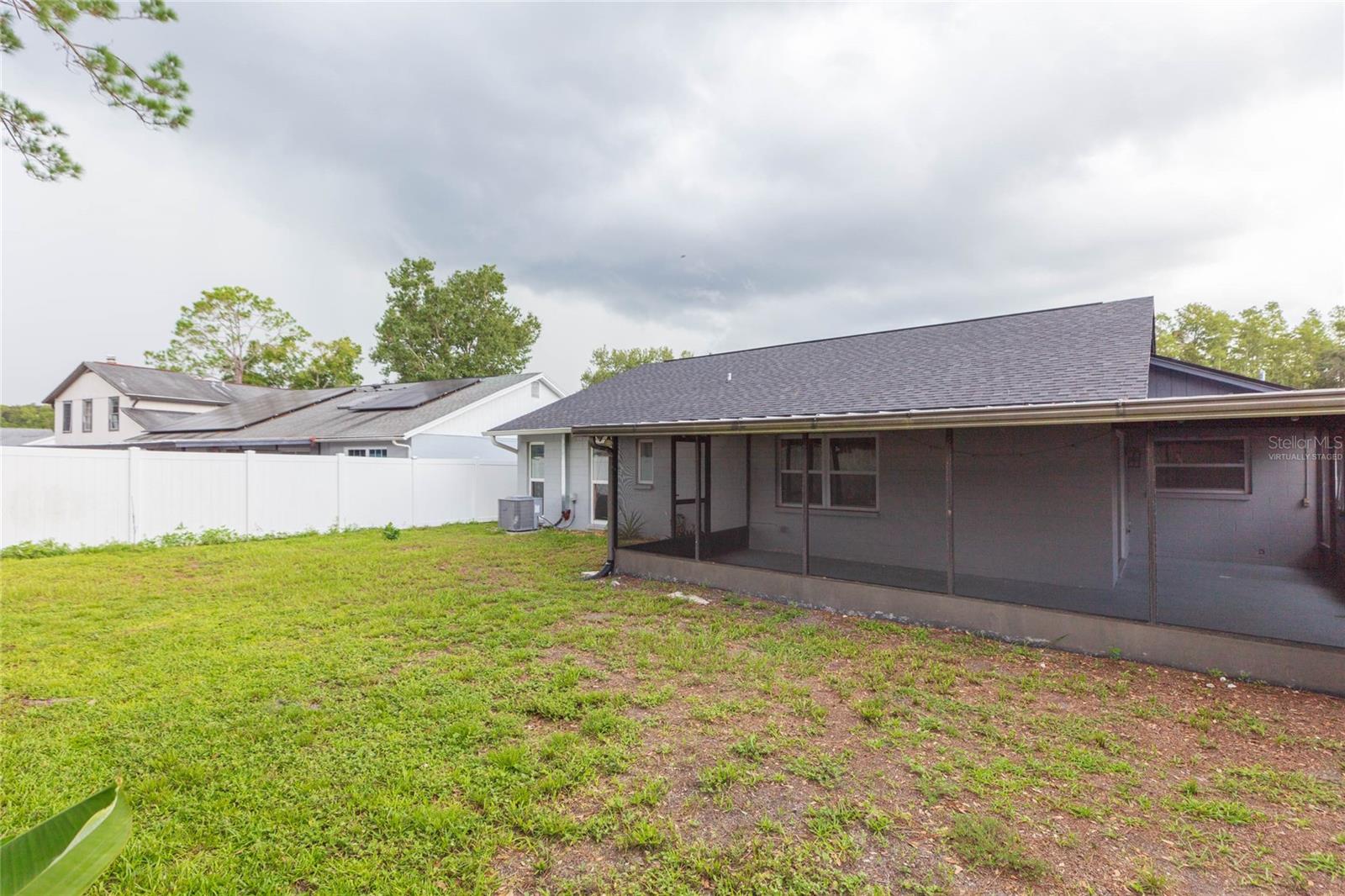 2705 LAKEVILLE DR — photo 4
