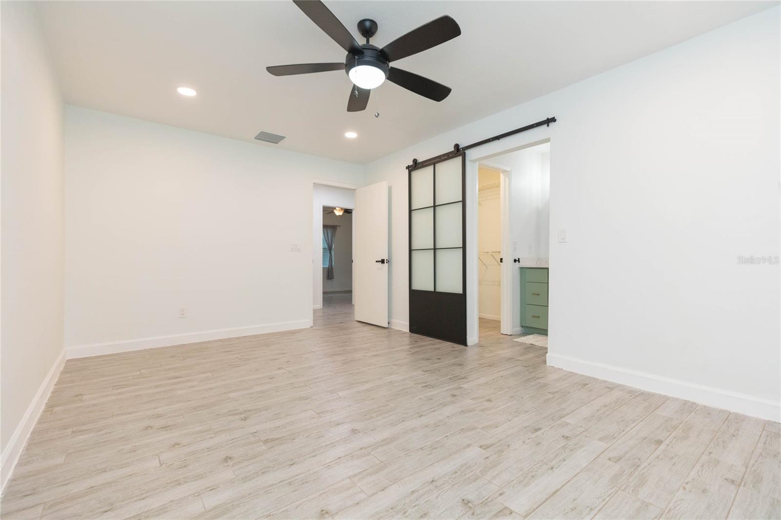 2705 LAKEVILLE DR — photo 18