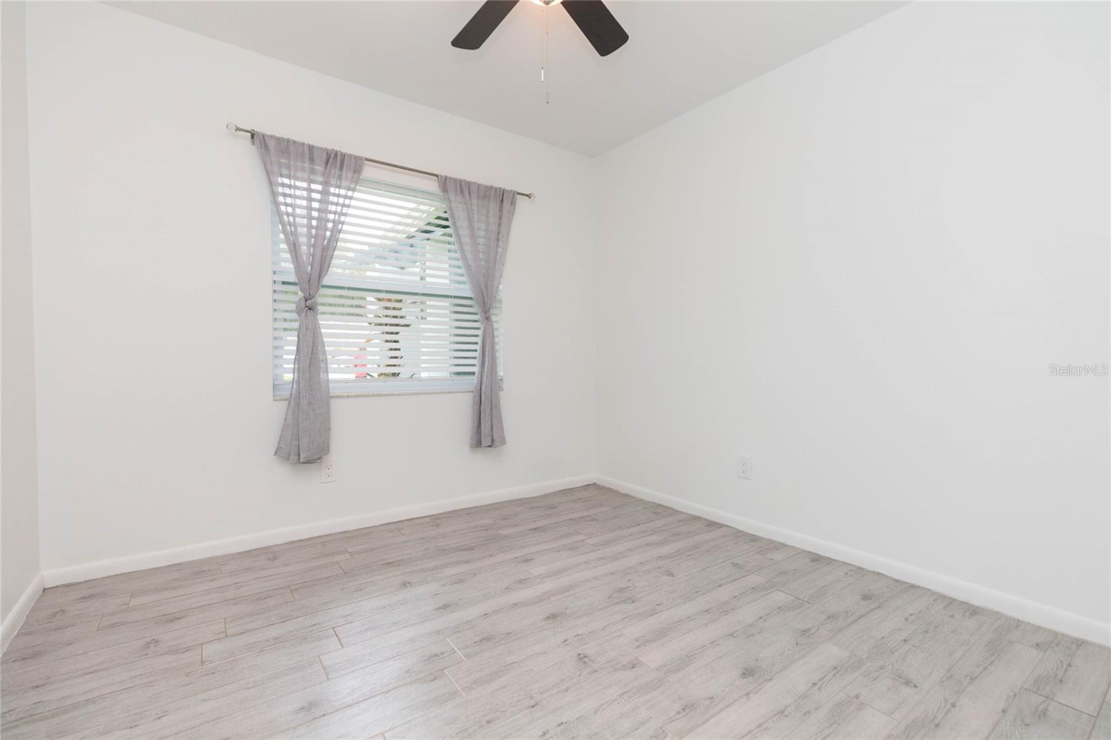 2705 LAKEVILLE DR — photo 28