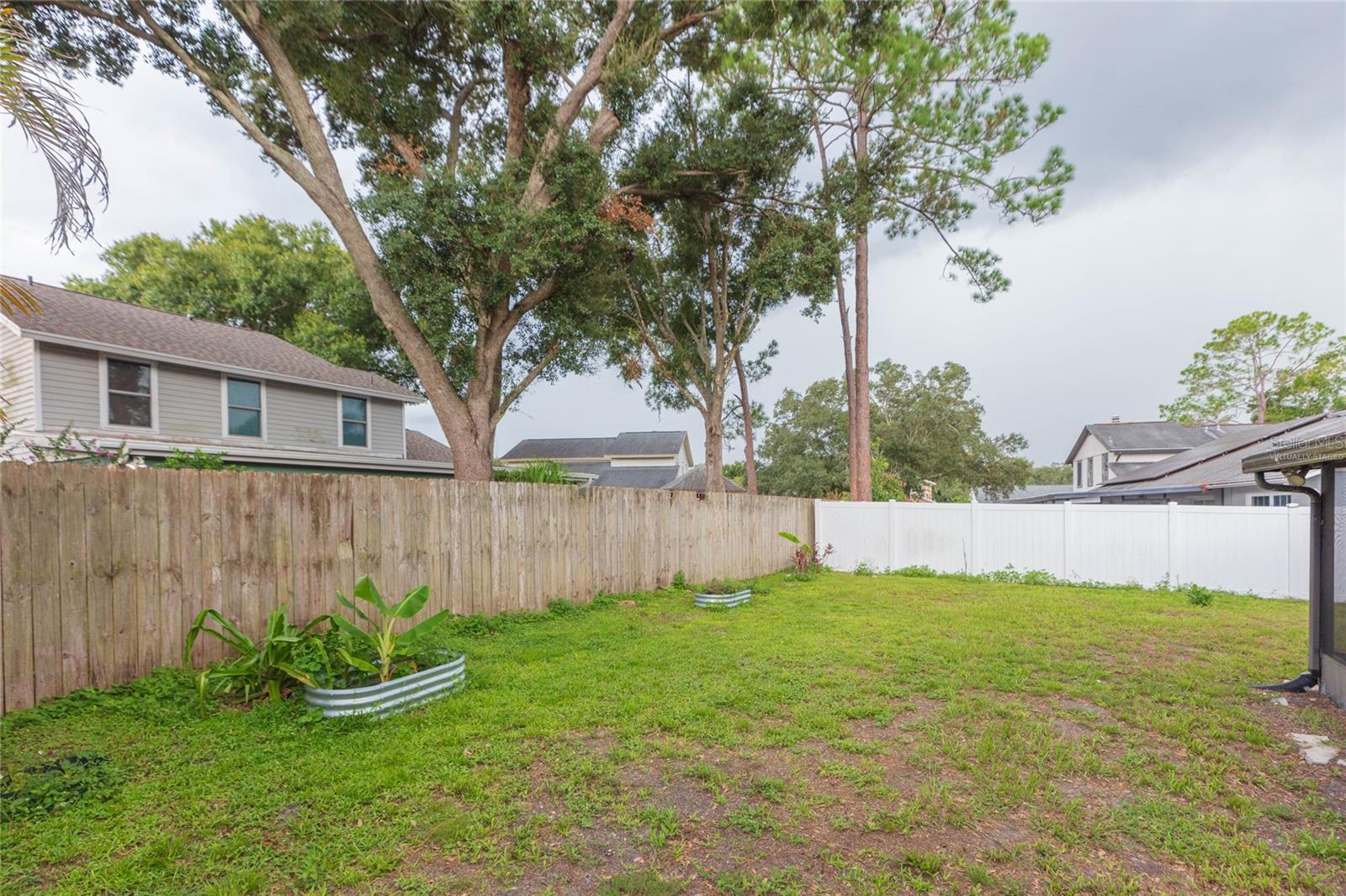 2705 LAKEVILLE DR — photo 5