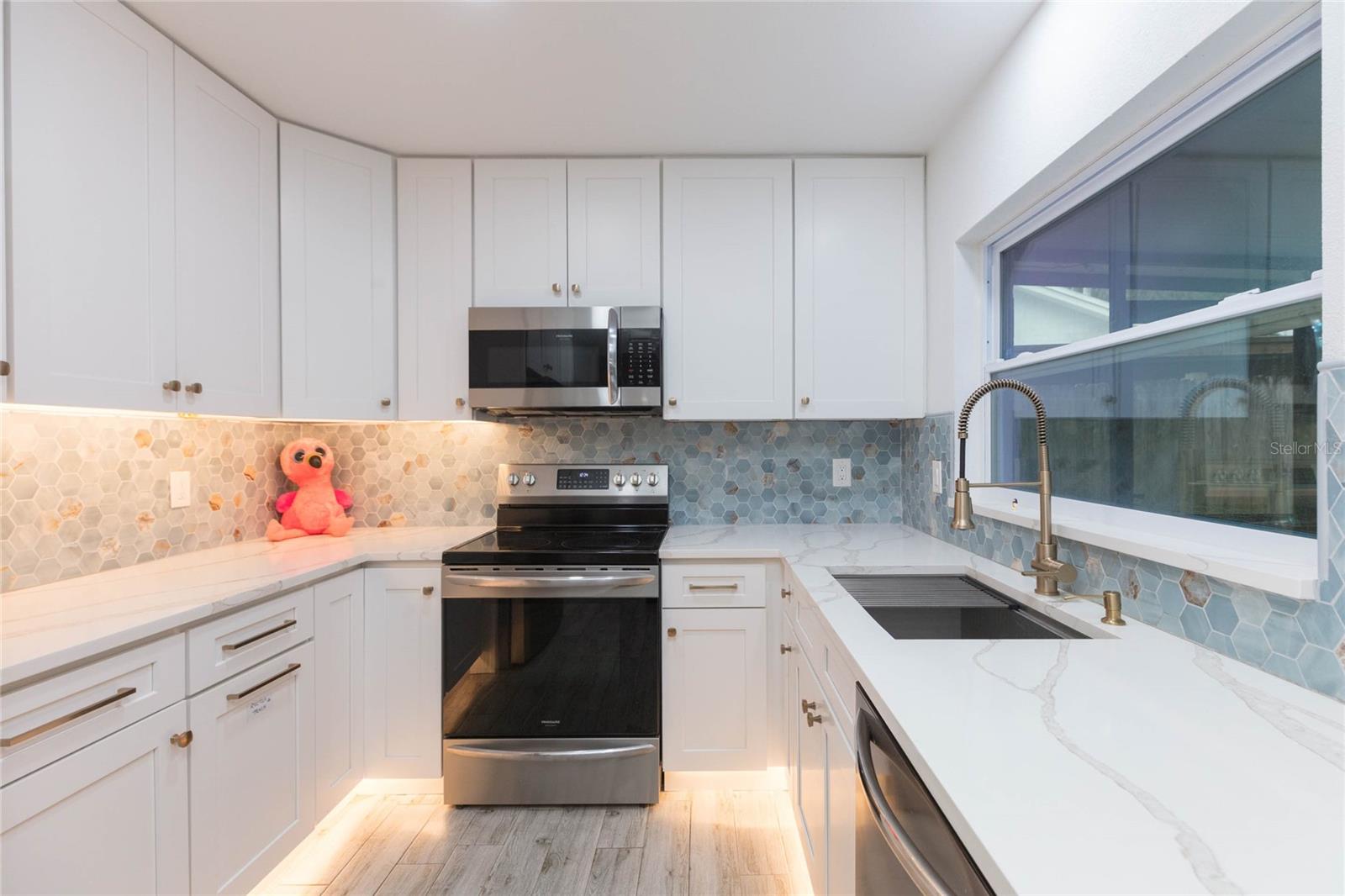 2705 LAKEVILLE DR — photo 10