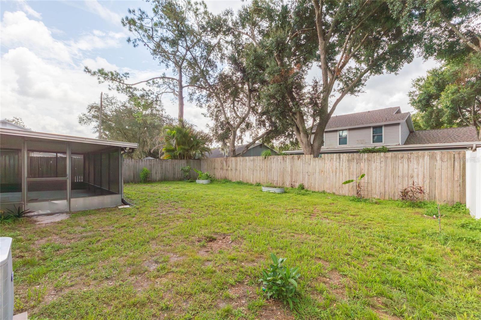 2705 LAKEVILLE DR — photo 37