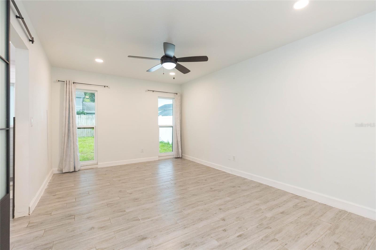 2705 LAKEVILLE DR — photo 27