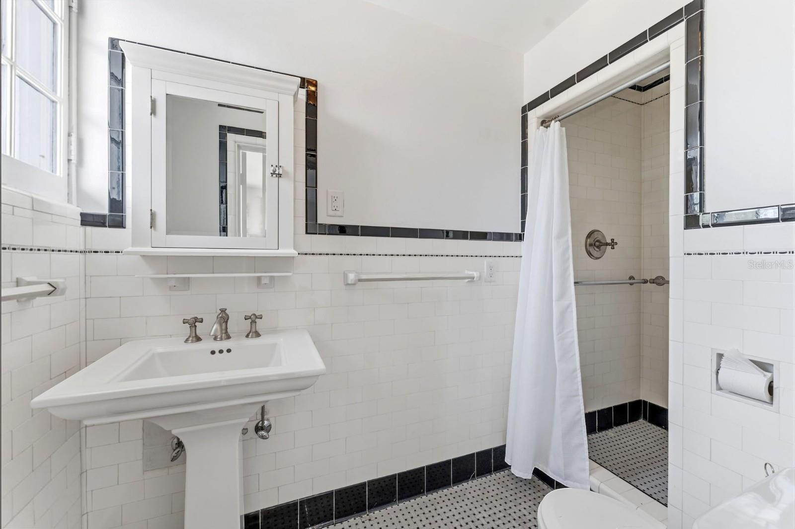 403 MAGNOLIA DR — photo 44